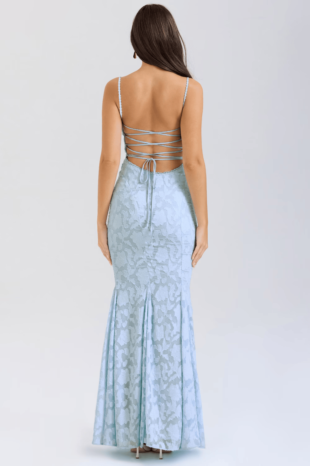 Chic women's long sleeveless dress, offering a graceful and relaxed summer style.