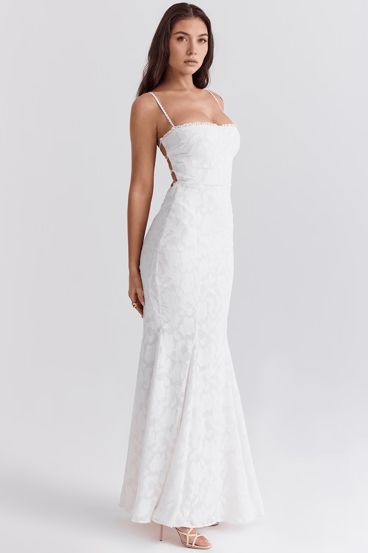 Lightweight flowing dress for women, a comfortable and stylish choice for summer.