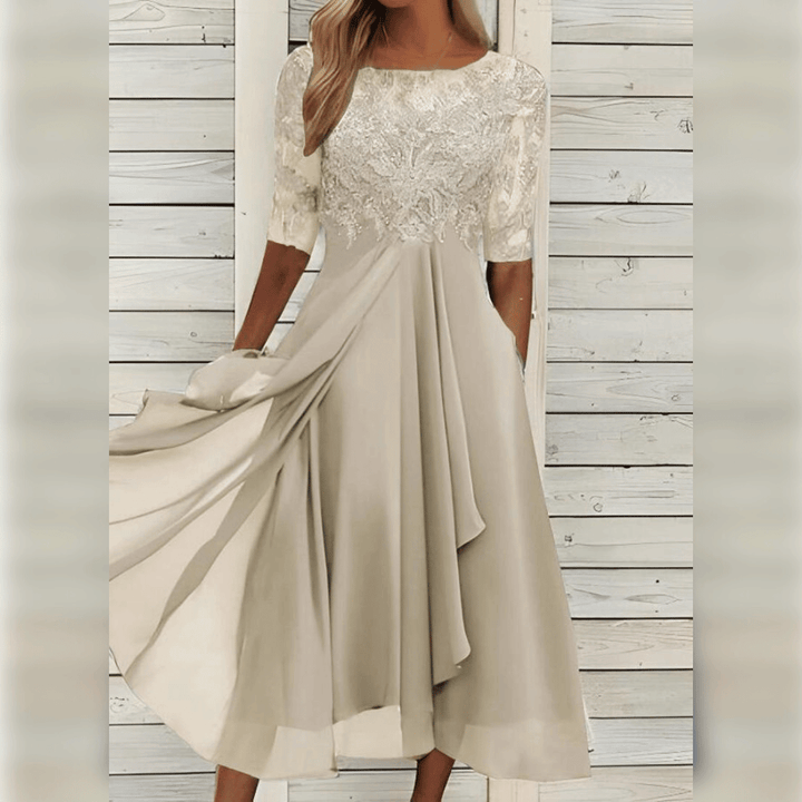 Fashionable women's flowy maxi dress, offering elegant comfort for a chic and versatile summer look.