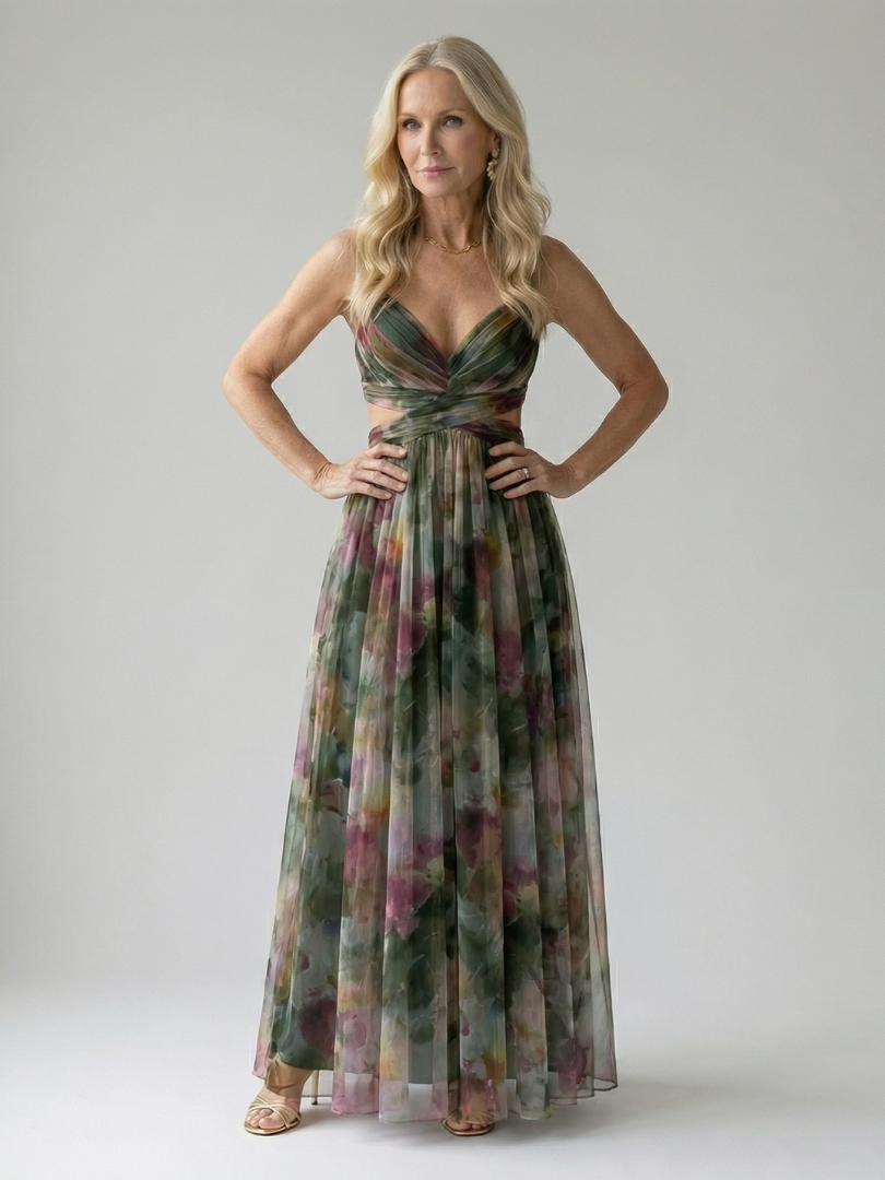 Casual yet elegant women's flowy maxi dress, ideal as a holiday dress or chic summer beachwear.