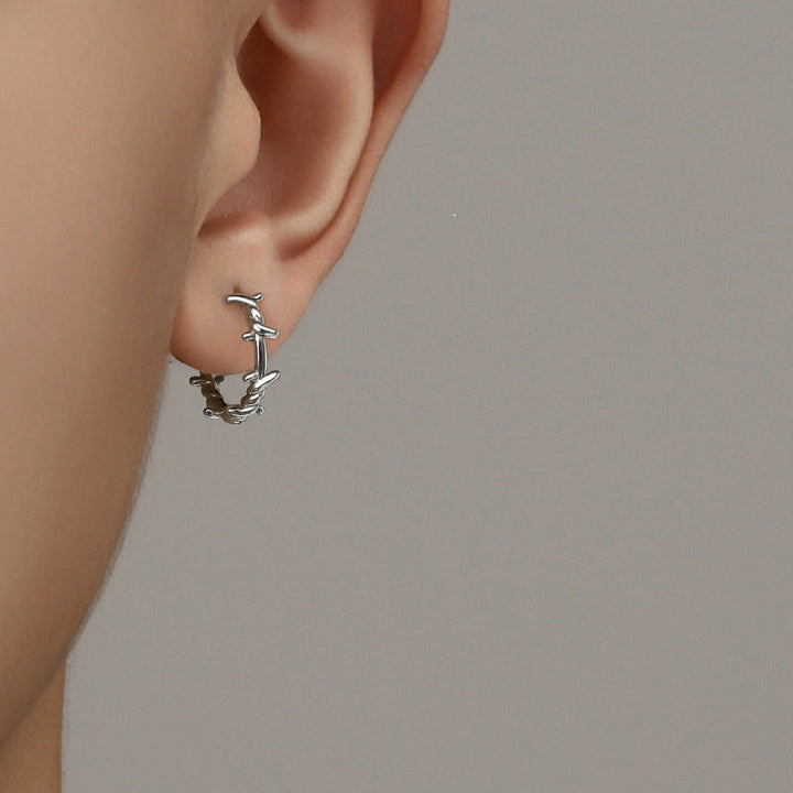 Chic gold & silver tone hoop earrings, a versatile fashion statement for women's daily wear jewelry.
