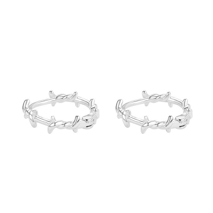 Women's Chic Gold & Silver Hoop Earrings, elegant earwear perfect as a stylish fashion accessory.