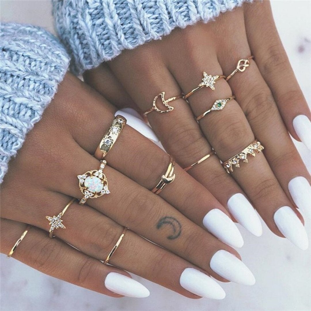 Unique design silver ring set for women, handmade and stackable, a boho-chic jewelry addition.