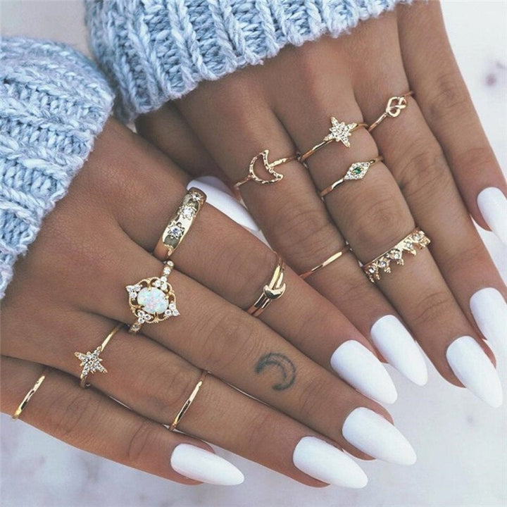 Unique design silver ring set for women, handmade and stackable, a boho-chic jewelry addition.