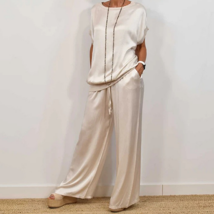 Elegant women's heather two-piece outfit, a chic & comfortable matching set for versatile style.