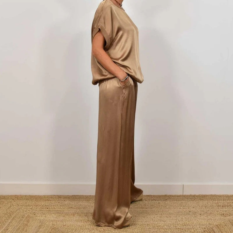 Fashionable women's heather two-piece matching set, an elegant & comfortable versatile outfit.