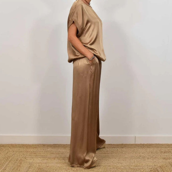 Fashionable women's heather two-piece matching set, an elegant & comfortable versatile outfit.