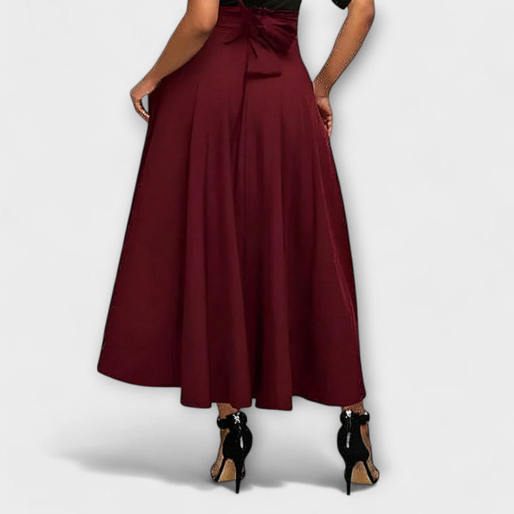 Women's long high-waist maxi skirt, an elegant & versatile formal skirt for parties & special events.