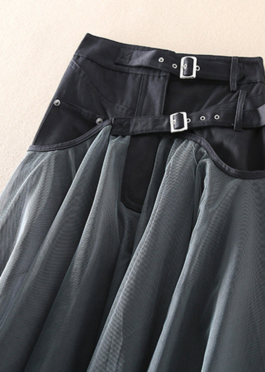 Stylish high-waist women's skirt with a flowing mesh design. A modern and elegant bottom for special events.