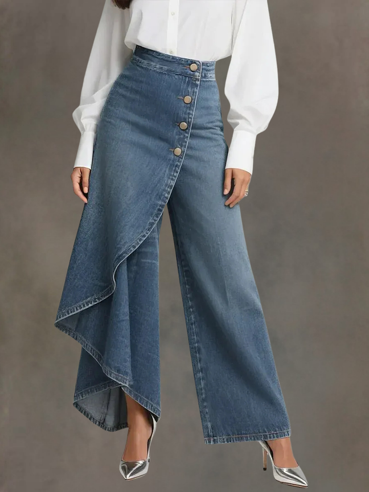 Elegant women's high-waisted wide-leg trousers in a flowing fabric, perfect for a chic and stylish look.