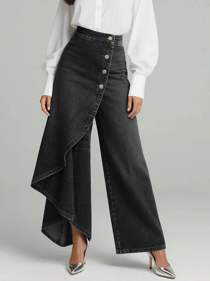 Fashionable women's high-waisted wide-leg trousers, offering an elegant drape and comfortable, modern fit.