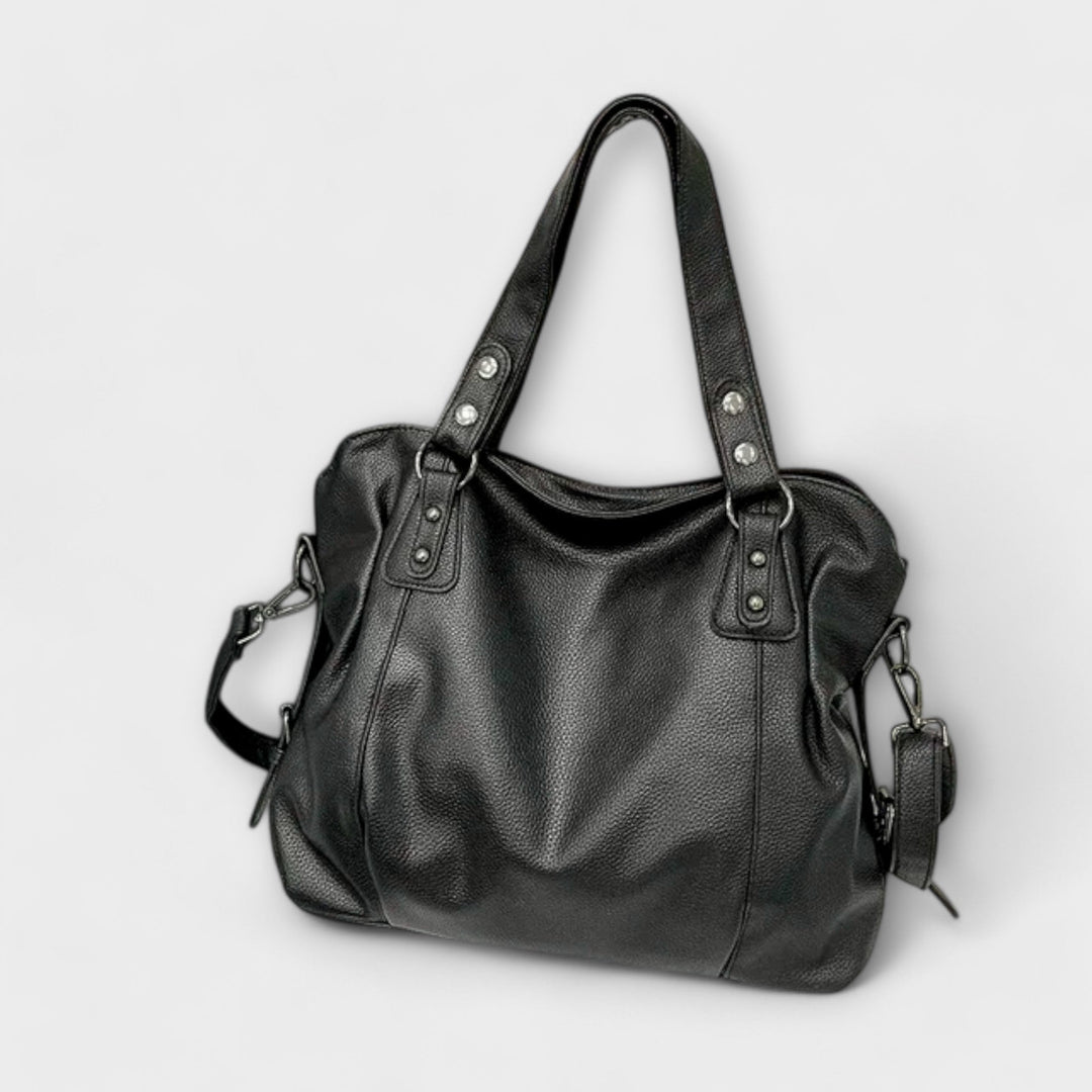 Versatile women's hobo shoulder bag, providing elegant style and practical function.