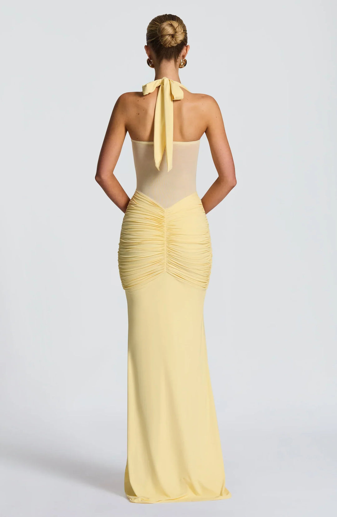 Luxurious black women's cocktail party dress, an elegant hourglass silhouette maxi gown for evenings.