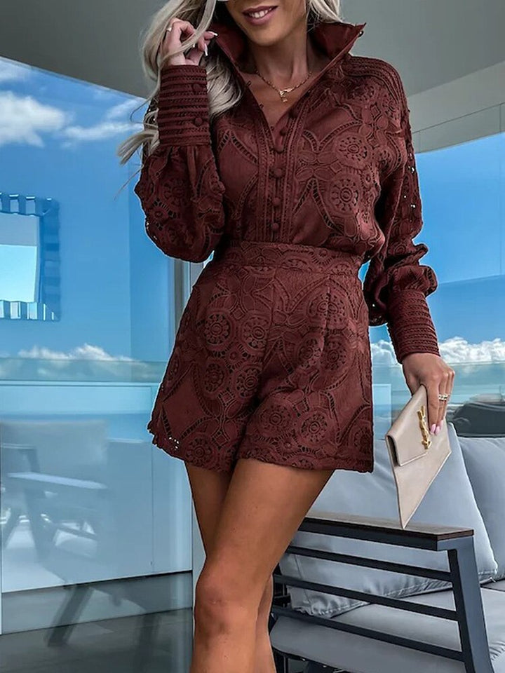 Versatile women's lace set: ideal for beach days or evening summer occasions.