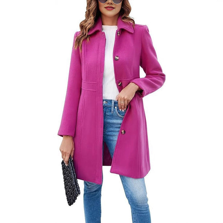 Women's timeless long coat, a stylish jacket ideal for sophisticated winter and fall outerwear.