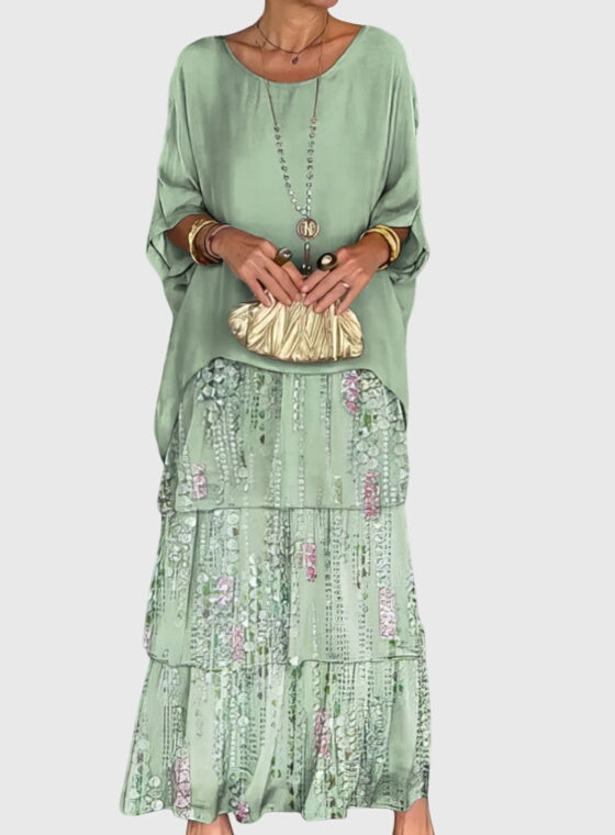 Casual yet elegant women's long flowing maxi dress, a comfortable and versatile fashion choice.