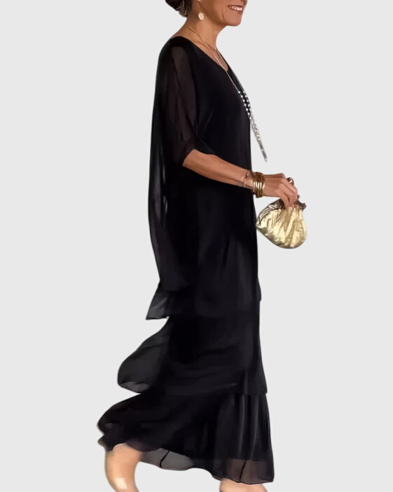 Stylish long maxi dress for women, ideal for a flowing summer style or an elegant occasion.