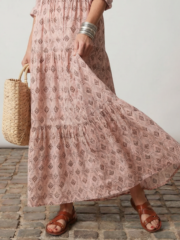 Chic women's long sleeve printed maxi dress, with an elegant notch neck design, perfect for sophisticated summer style.