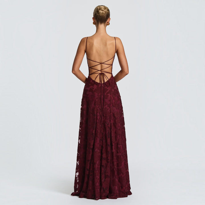 Long elegant women's maxi dress, ideal for formal parties, galas, and special occasions.