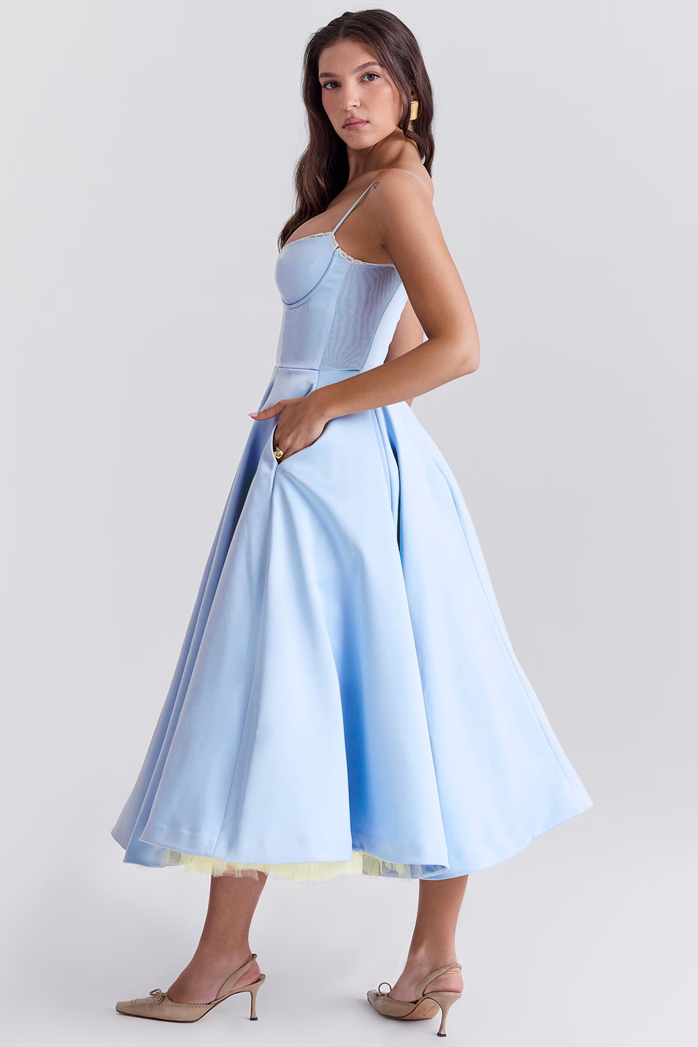 Formal midi dress for women, featuring an elegant corset bodice and convenient pockets.