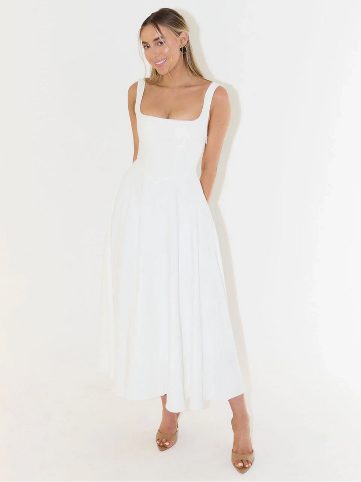 Elegant women's casual midi dress, defined waist, square neck. Flattering fit, versatile summer wear.