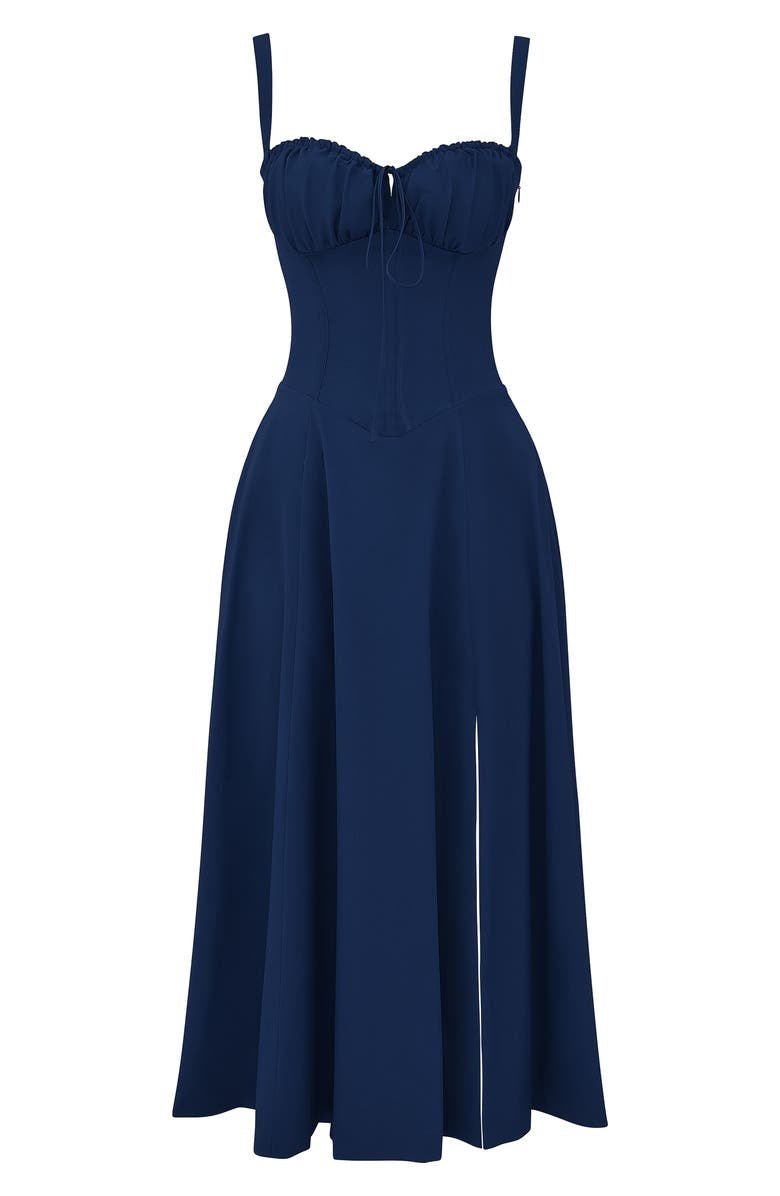 Elegant women's evening dress, sweetheart neckline, adjustable back, flattering fit.