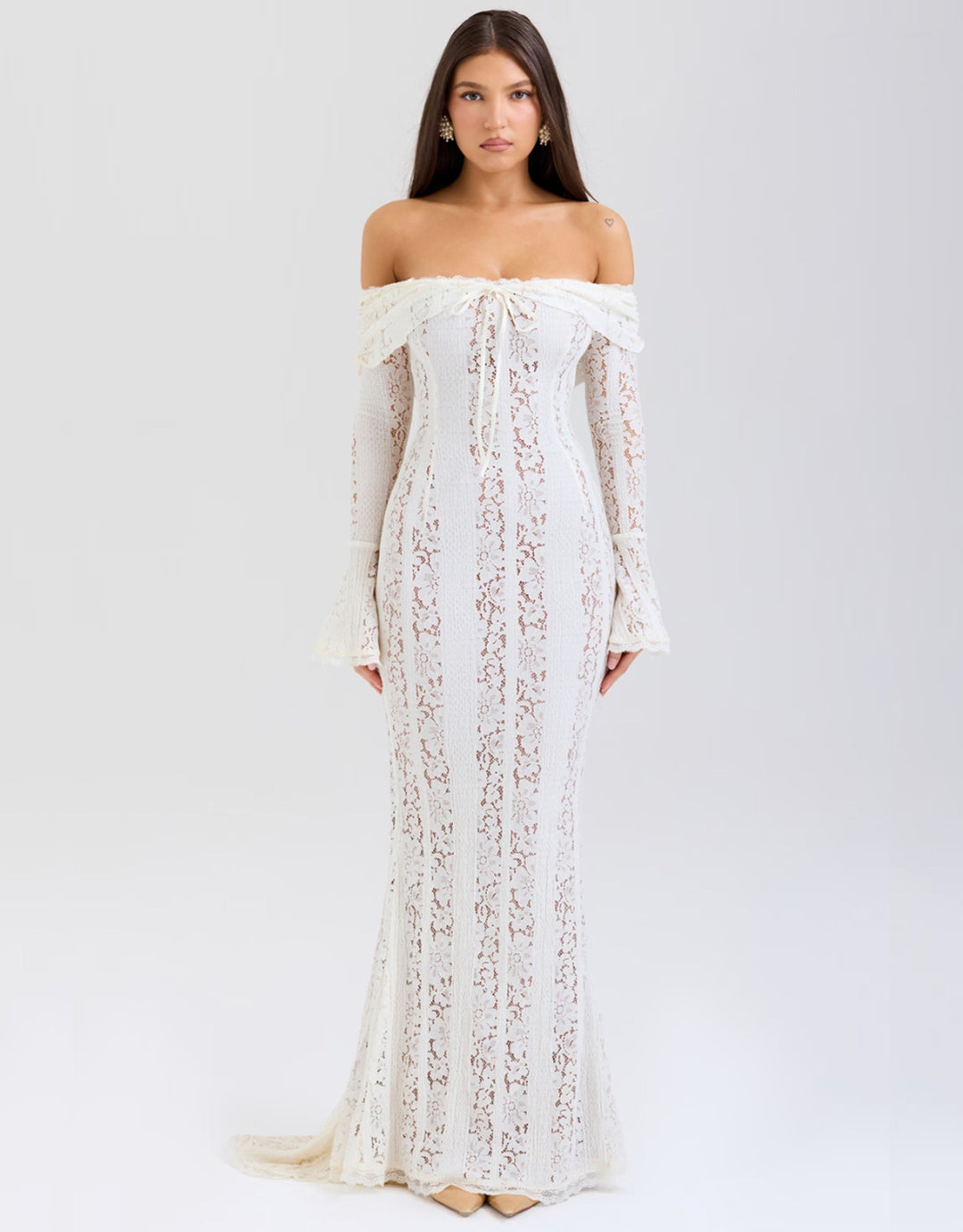 Elegant Women's Off Shoulder Maxi Wedding Gown. Perfect bridal dress for formal events & special occasions.