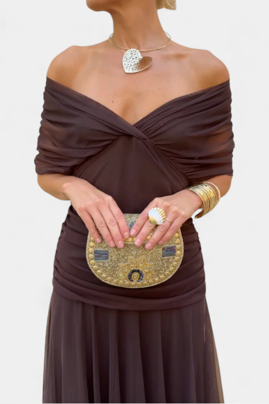 Flowing off-shoulder summer dress for women, featuring chic pleats and an elegant midi length.