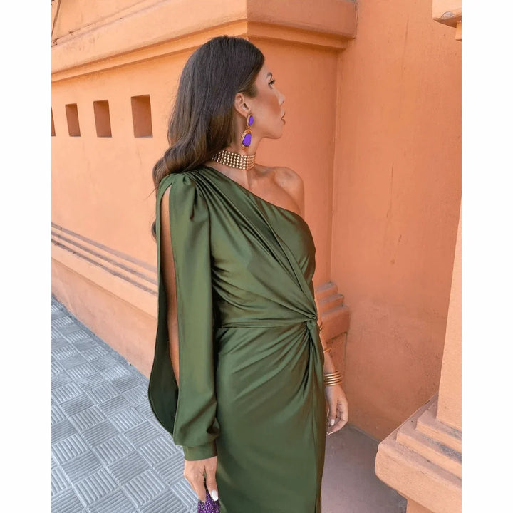 Sophisticated women's one-shoulder formal maxi dress with an elegant front slit, perfect for special occasions.