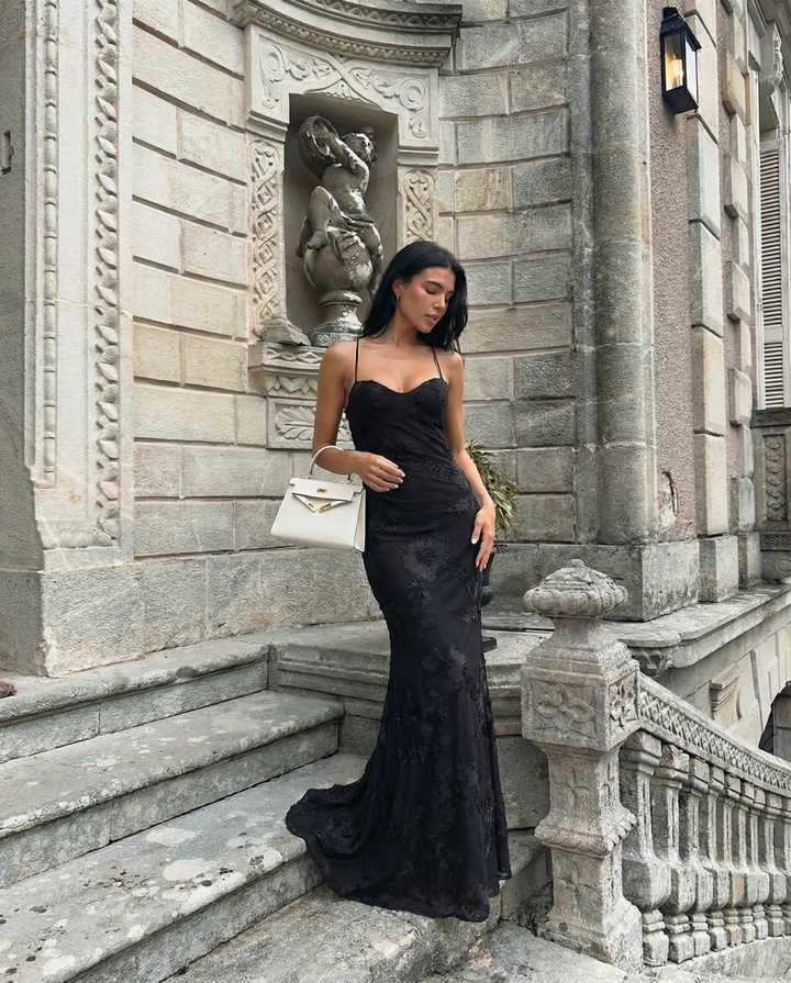 Strapless open back maxi evening gown for women. Sophisticated party dress, ideal for special occasions & formal wear.