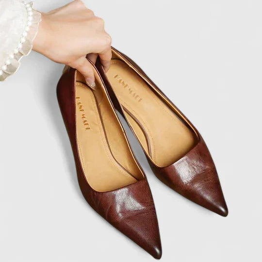 Women's versatile block heels with orthopaedic support, ensuring comfort whether for work or parties.