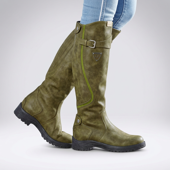 Elegant women's orthopaedic tall boots in black. Comfortable, anti-slip design for stylish daily winter wear.