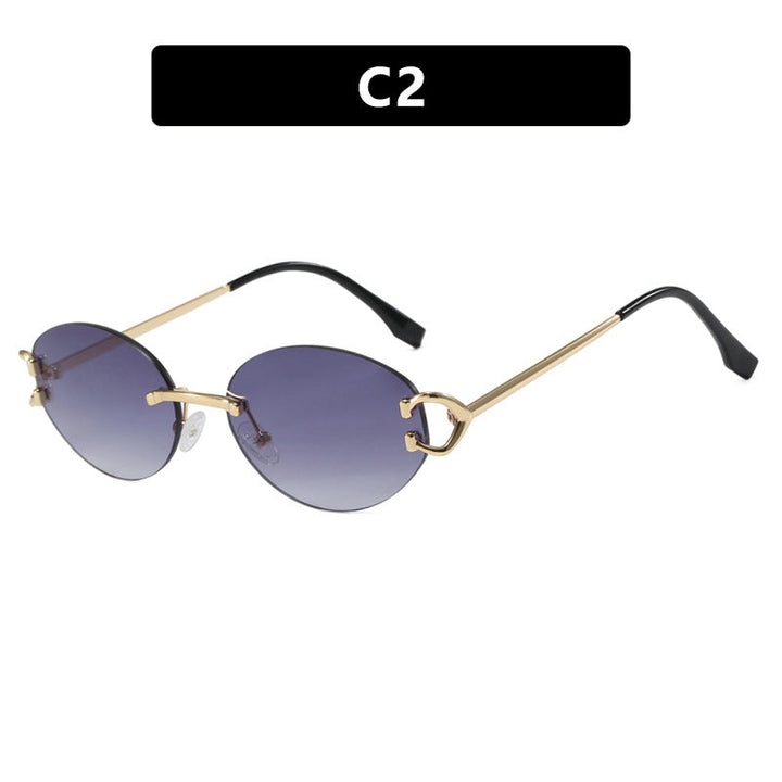 Versatile women's oval sunglasses, perfect for adding a chic and elegant touch to any summer ensemble.