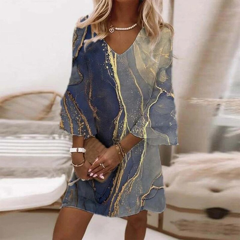 Flattering women's dress with a classic, timeless pattern and long sleeves for elegant fashion.