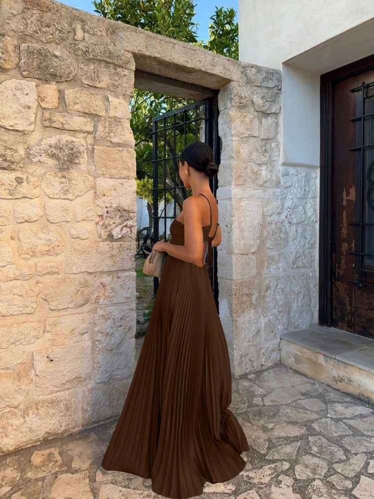 Stylish women's pleated maxi dress, versatile for summer, evening, or any elegant occasion.