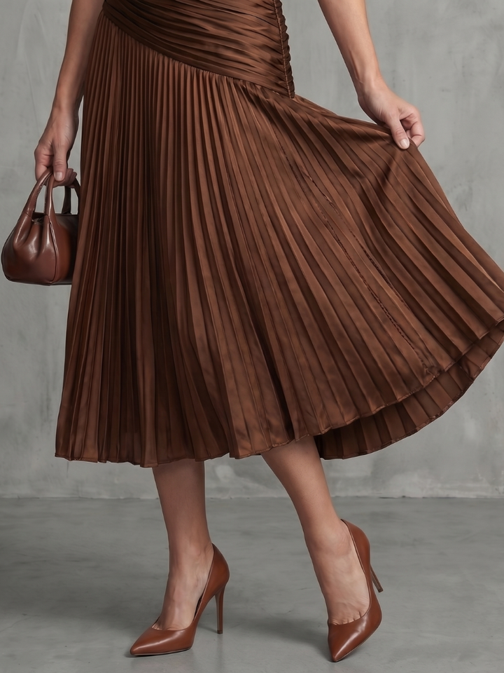Women's spring/summer pleated midi dress with chic stripes, short sleeves, and a collar.