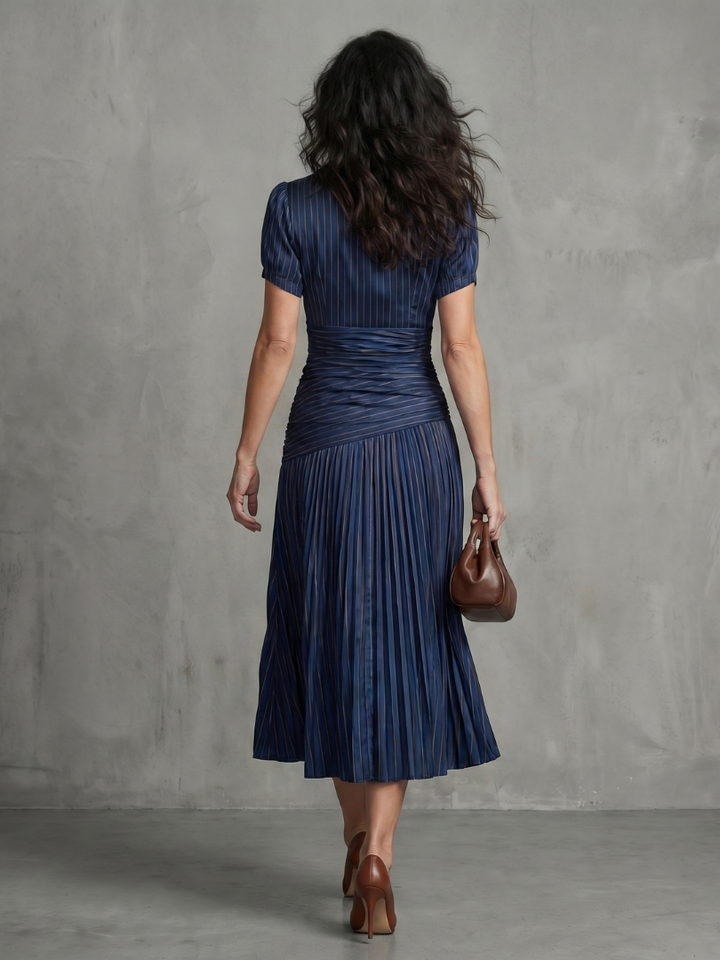 Casual elegant women's striped midi dress, pleated design, short sleeves, and a stylish collar.