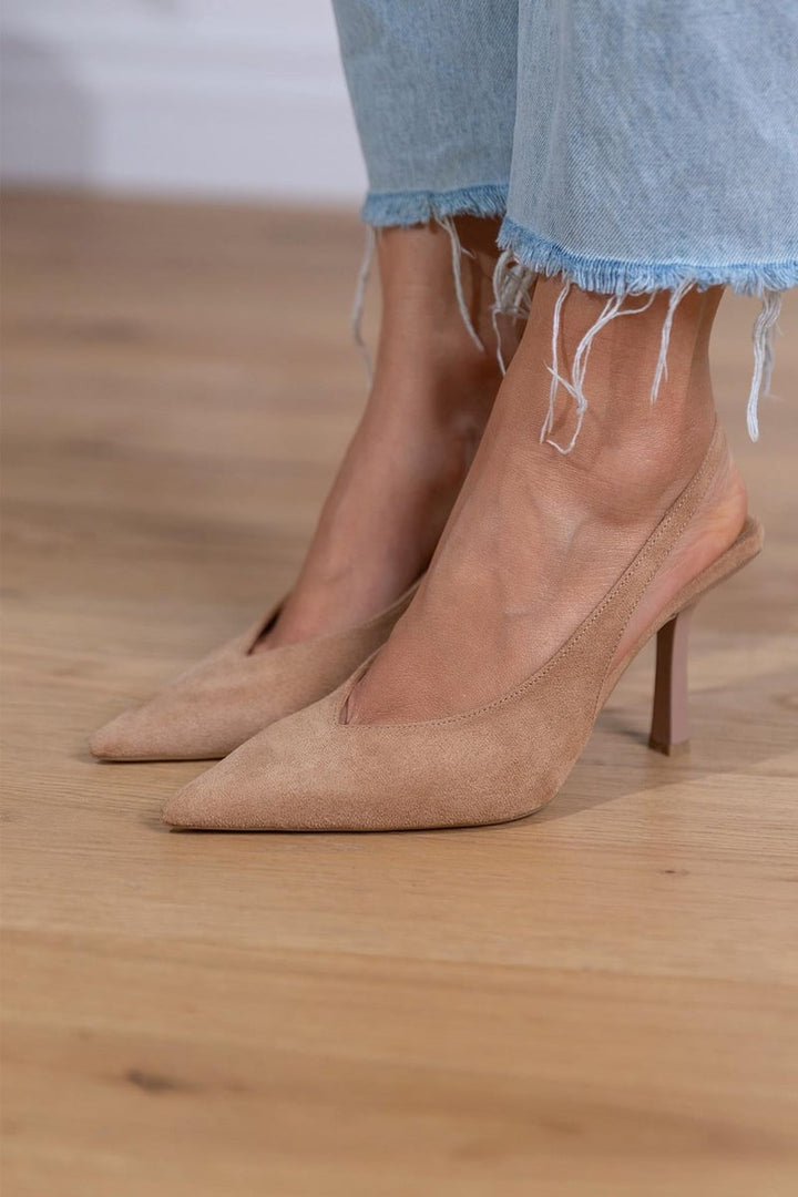 Classic pointed toe slingback heels for women. Stylish formal footwear, ideal for parties, office & professional events.