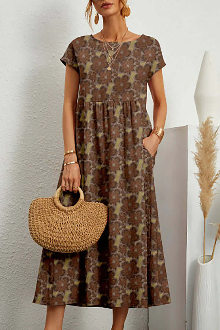 Comfortable women's elegant printed summer dress, a flowy and stylish option for versatile wear.