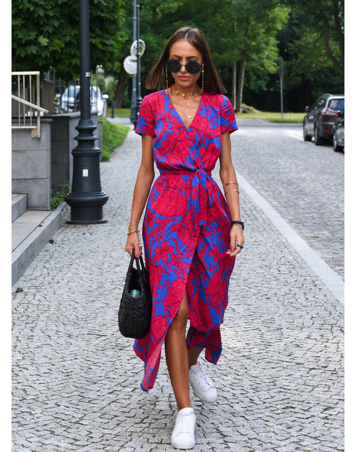 Casual yet elegant women's printed midi wrap dress. V-neck, short sleeves & tie waist for comfortable spring style.