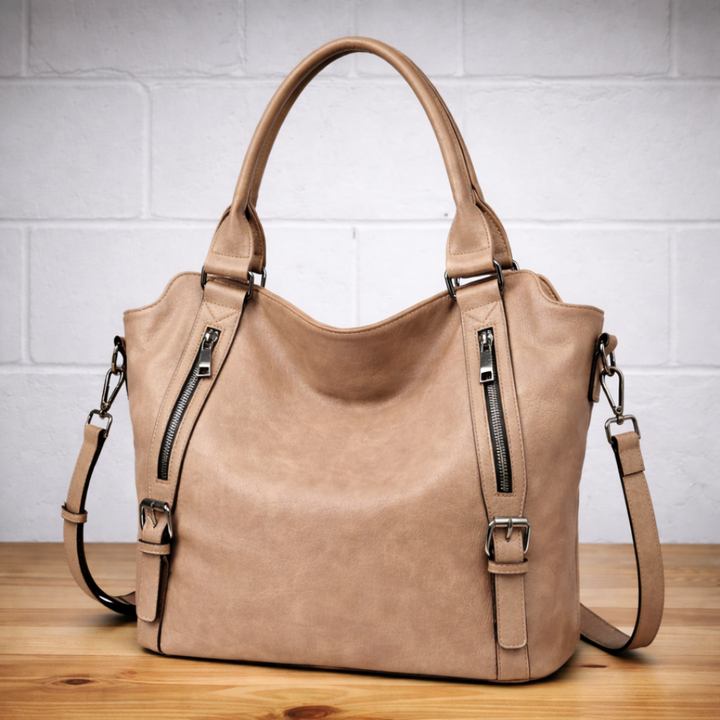 Stylish women's quilted shoulder bag, perfect for daily essentials and an organized look.