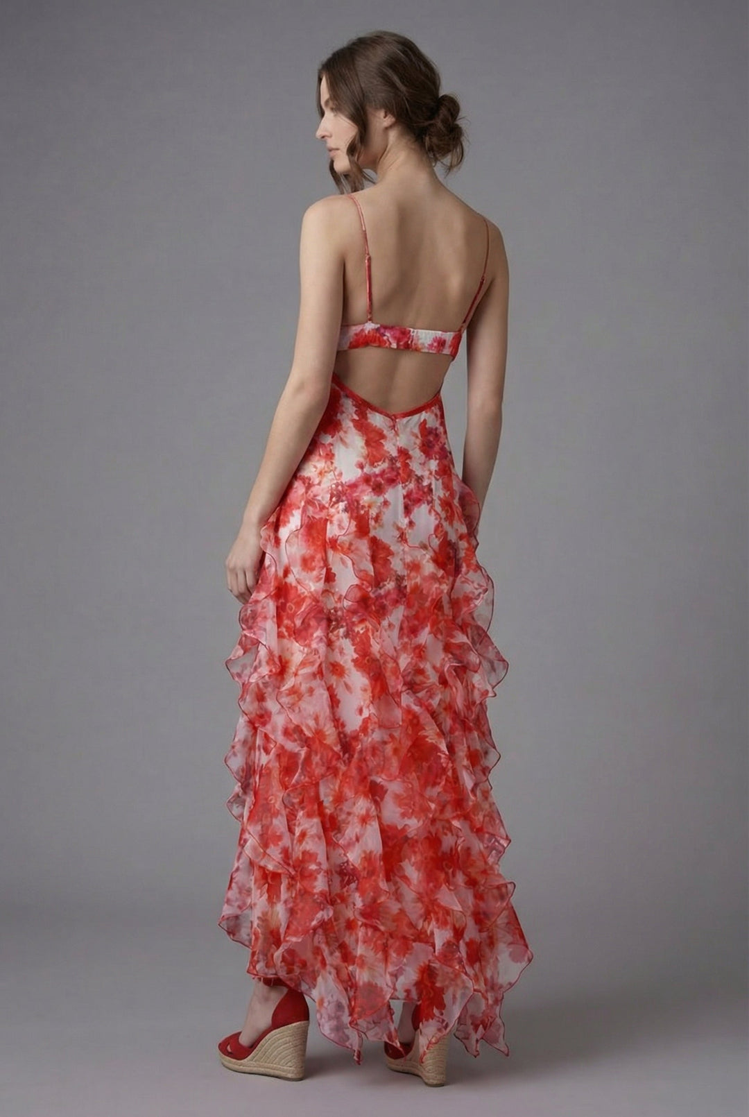 Flowy women's summer maxi dress featuring a beautiful floral pattern and ruffles