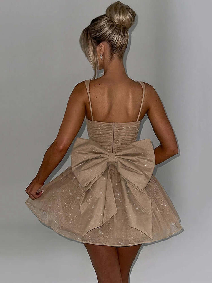 Formal A-line dress for women, sleeveless, with a stylish bow, great for prom, wedding guests, or elegant evenings.