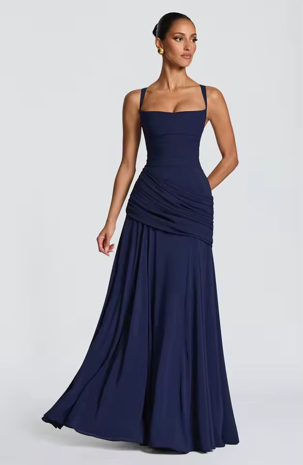 Flowy women's maxi dress featuring a sweetheart neckline and sleeveless design, ideal for warm weather comfort.