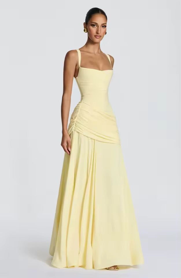 Versatile women's sweetheart neck sleeveless maxi dress, suitable for both casual days and elegant evening occasions.