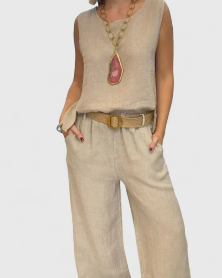 Versatile women's two-piece outfit set, featuring an elegant sleeveless top & wide-leg trousers.