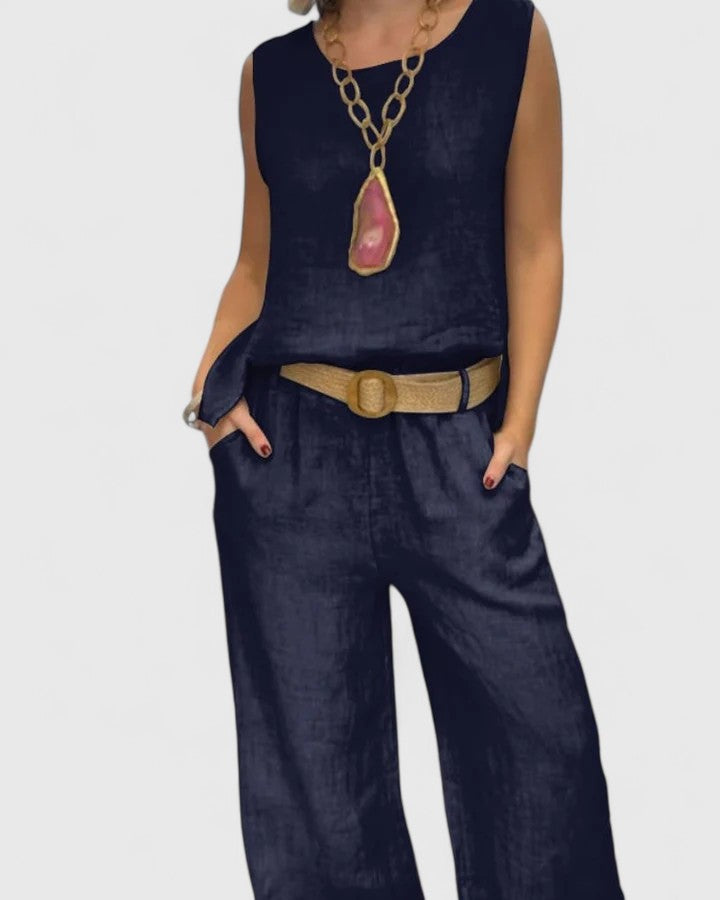 Modern women's sleeveless two-piece set, elegant wide-leg pants, ideal for stylish comfort.