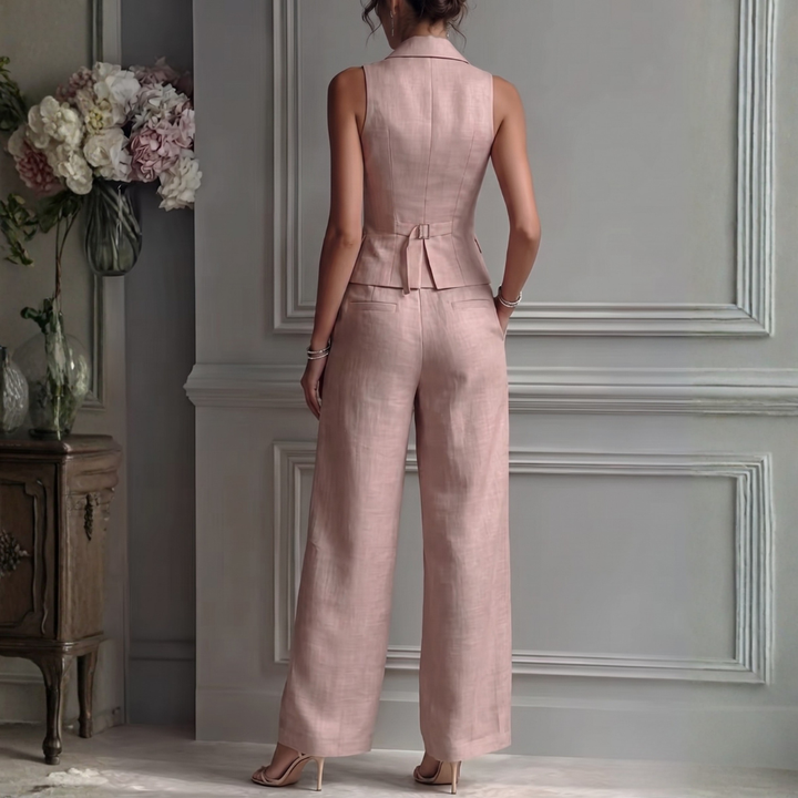 Stylish women's wide-leg pants & matching sleeveless waistcoat. High-waist trousers offer comfort & elegance.