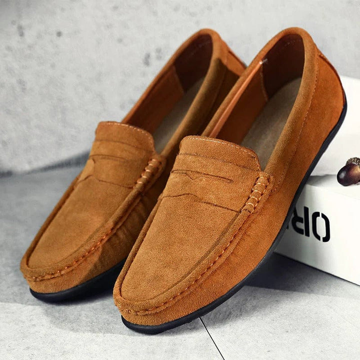 Versatile women's slip-on loafers, elegant and comfortable flats for daily wear, easy to style & perfect for any occasion.