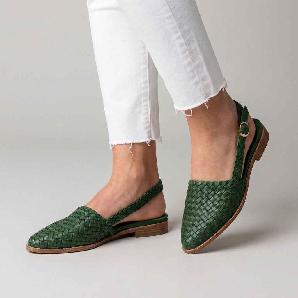 Comfortable women's pointed slip-on flats, ideal for everyday wear, offering versatile style for any outfit.